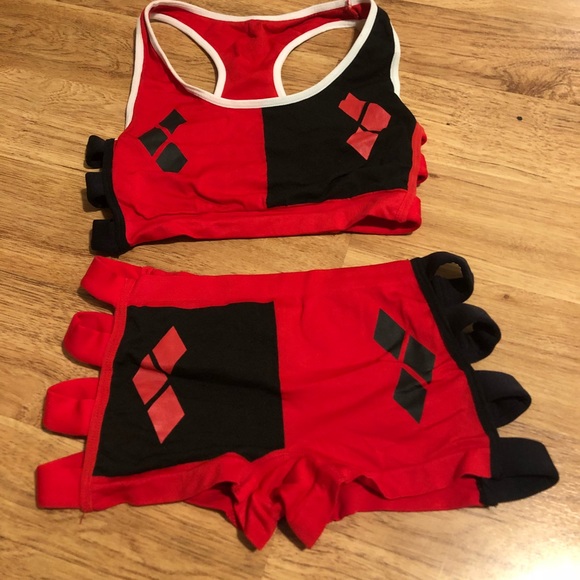 harley quinn sports bra